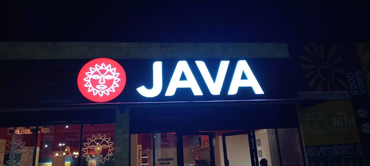Professional illuminated signage for businesses